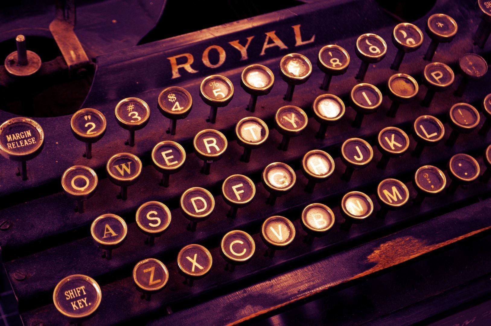 typewriter-1170657