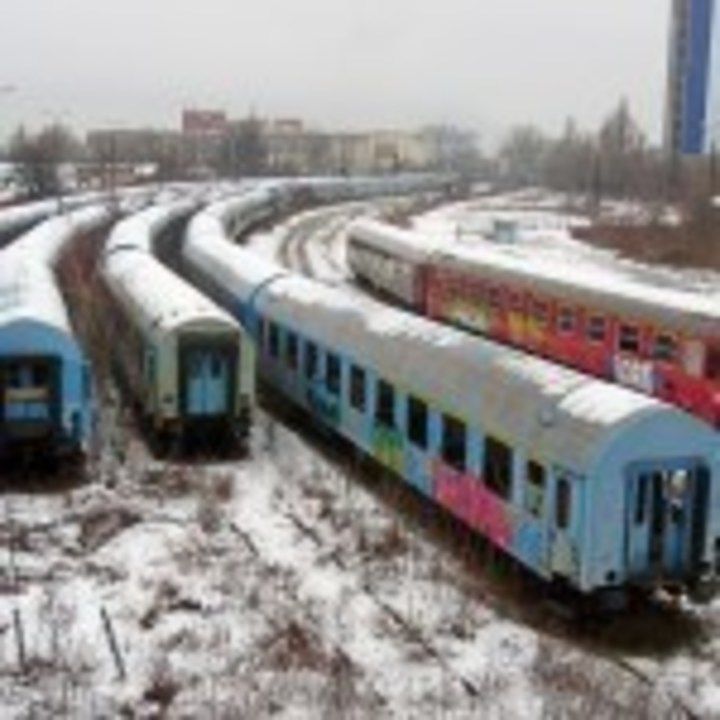 old-train-1163982