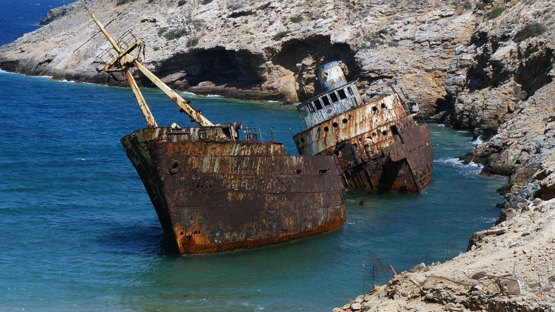 ship-wreck-2020989